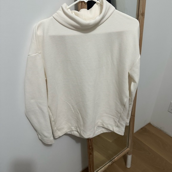 Banana republic Women's Cream Turtleneck Sweater - Picture 1 of 4